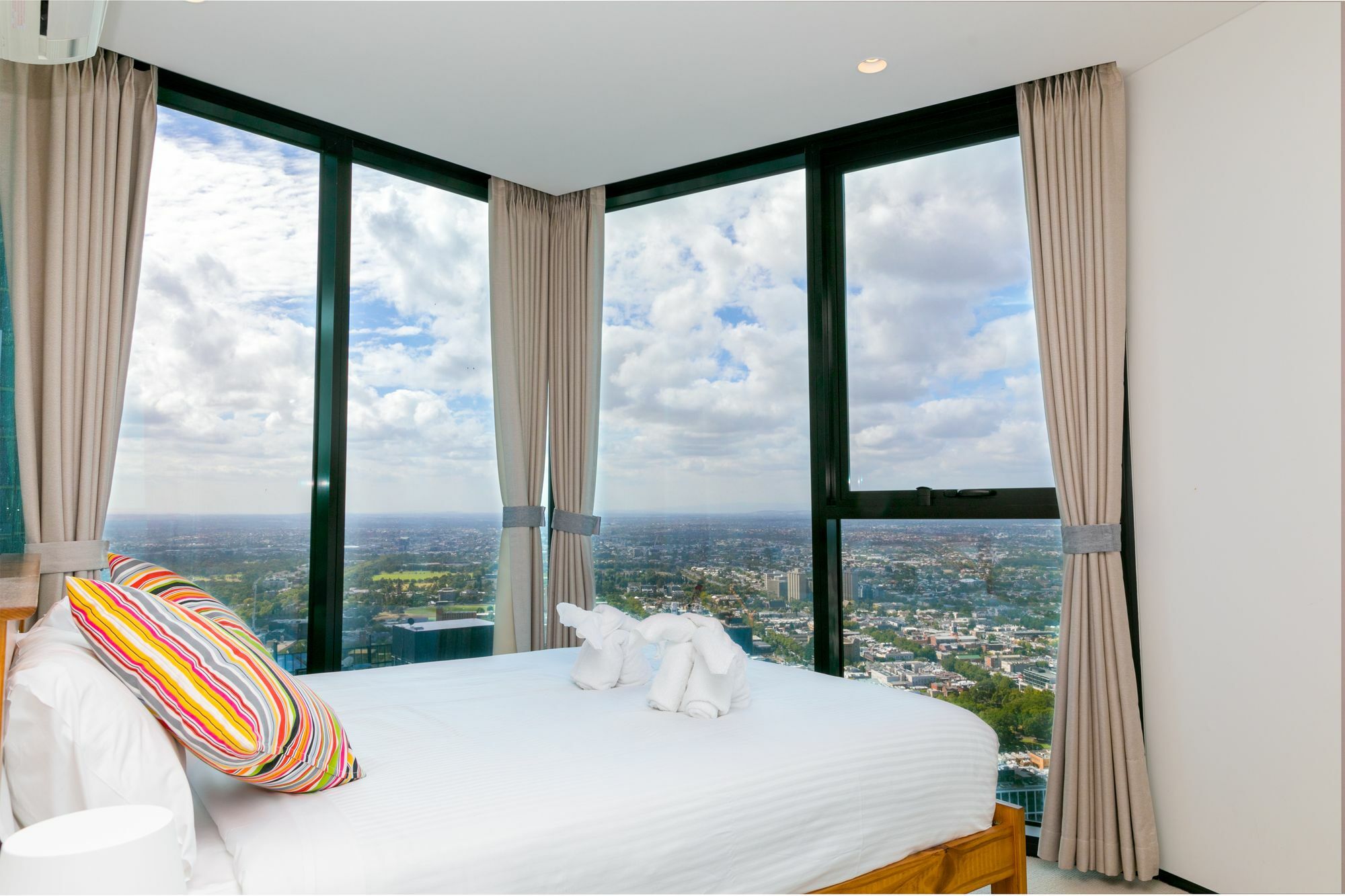Light Tower Apartment Melbourne City Exterior foto